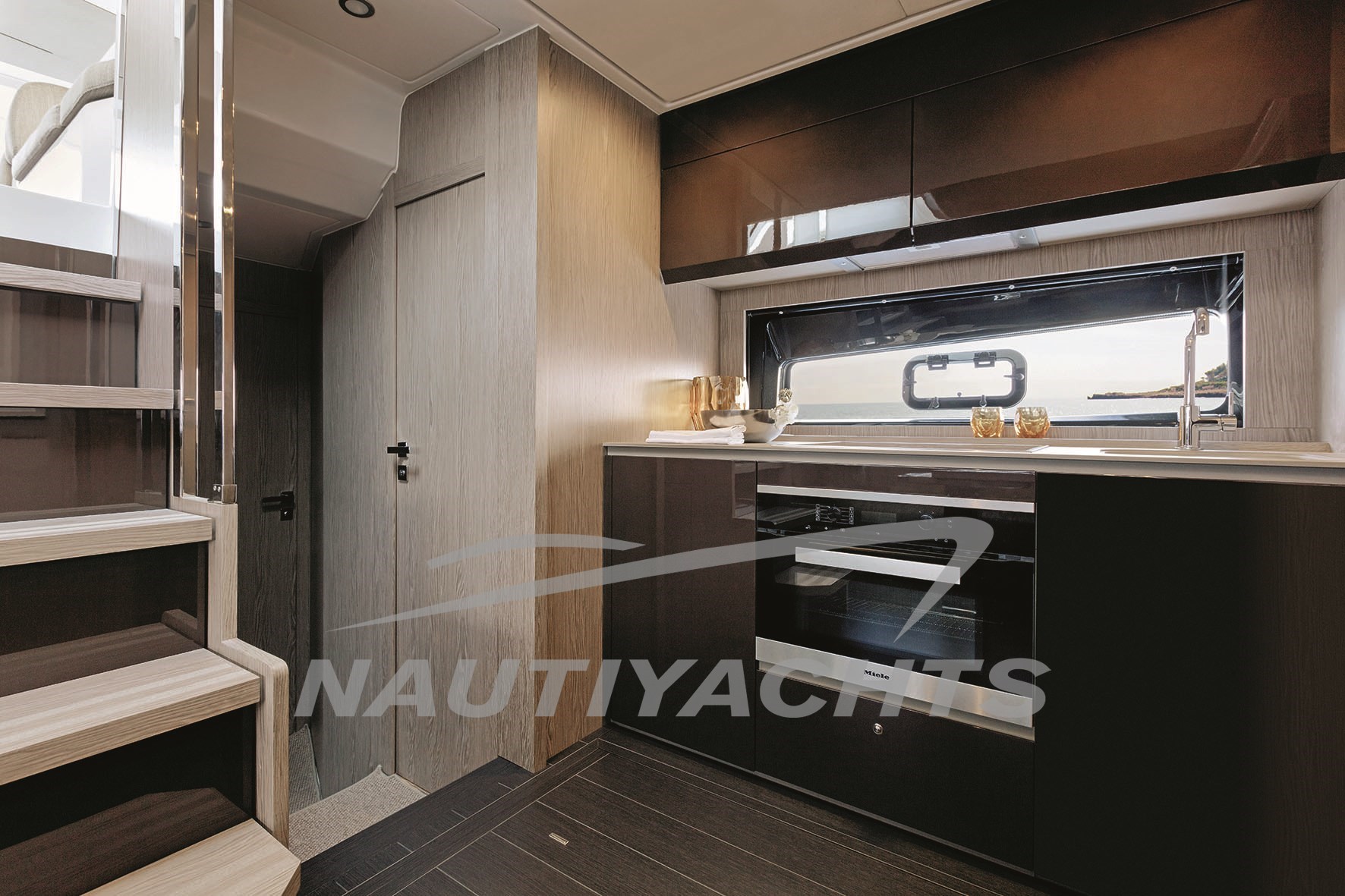 slider 7 Azimut Atlantis 51